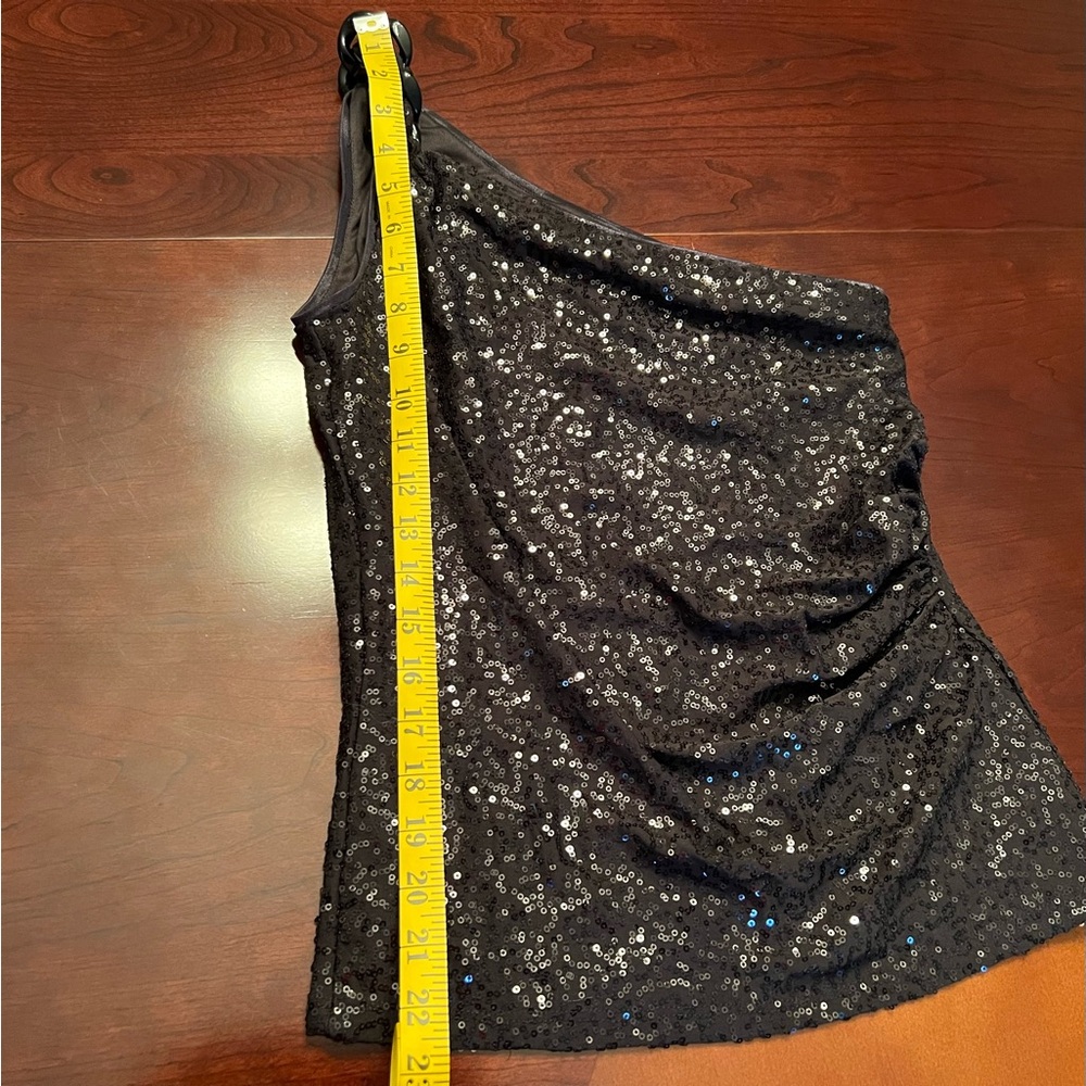 CACHE – NWT Black Sequined Off sholder Top– Size Medium